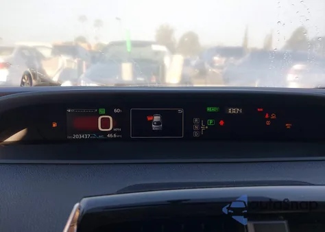 2016 Toyota Prius Two z USA, uszkodzony, nr VIN JTDKBRFU6G3000241